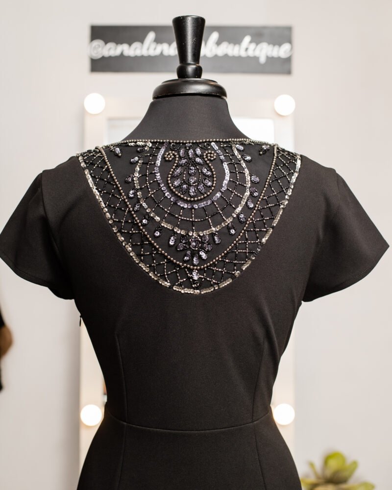 Vestido con bordado en cuello - Image 2