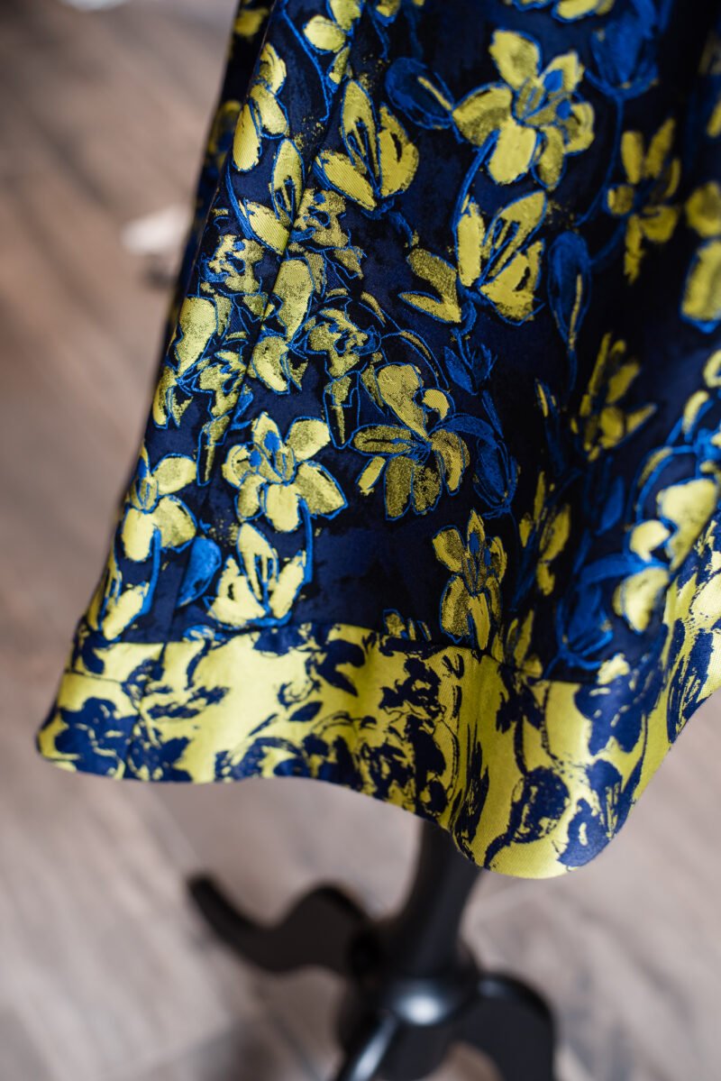 Vestido estampado azul con amarillo - Image 3