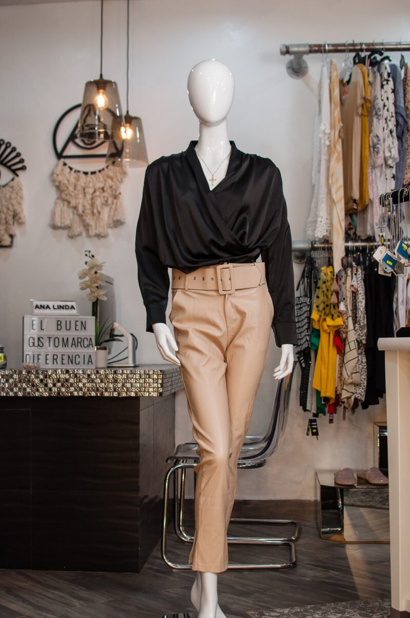 Pantalón tipo piel con cinto - Image 5