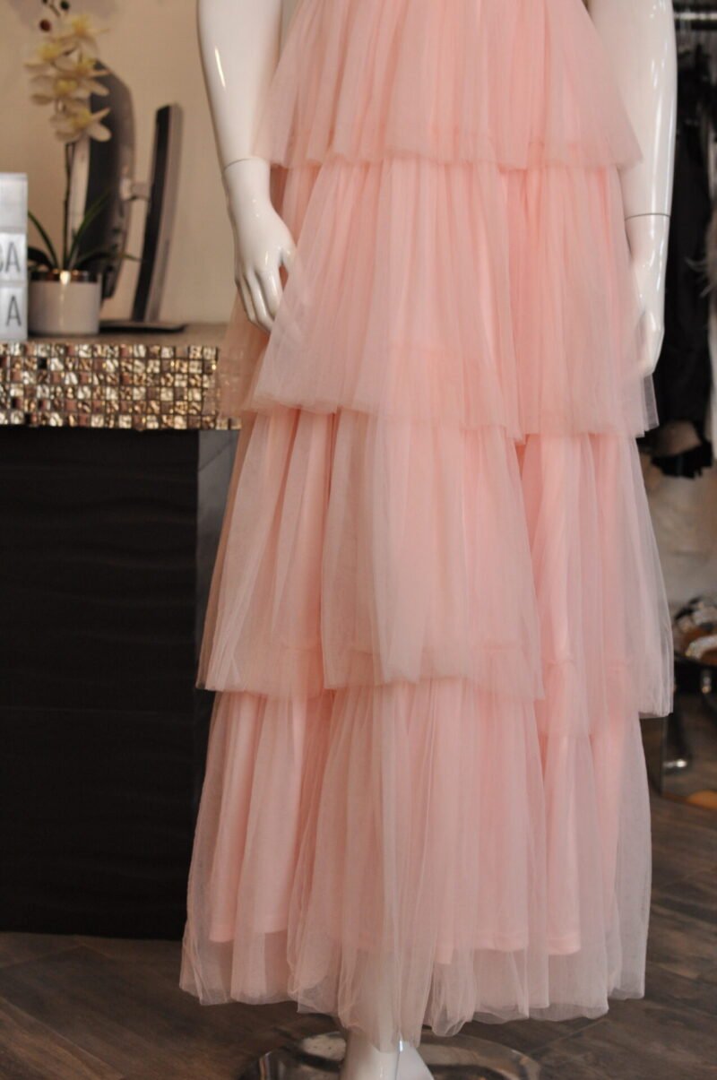 Vestido largo de tul con olanes rosa - Image 3
