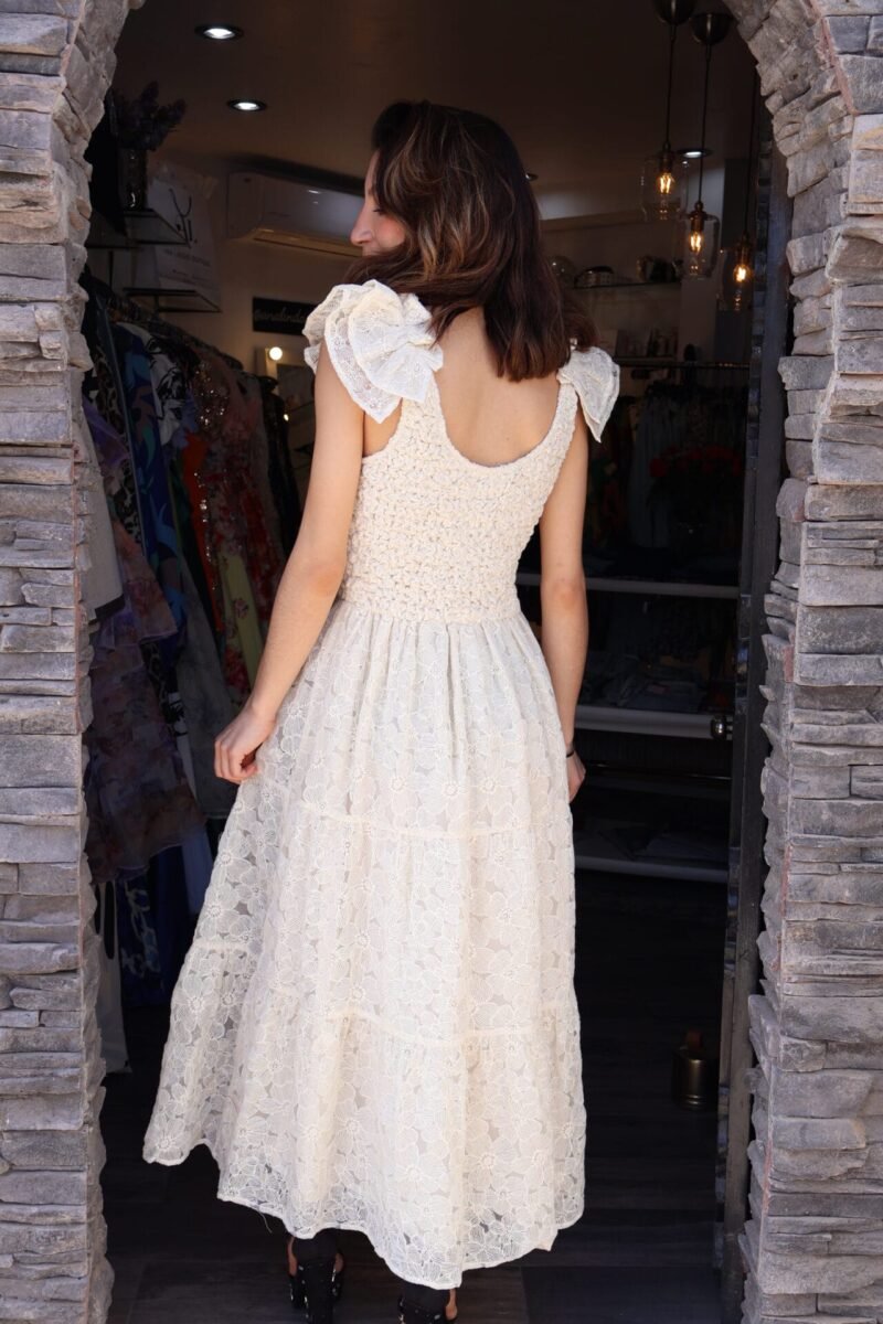 Vestido media pierna bordado beige - Image 4