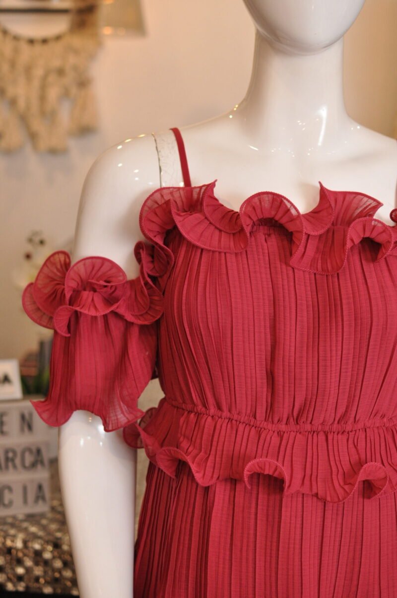 Vestido largo liso de olanes guinda - Image 3
