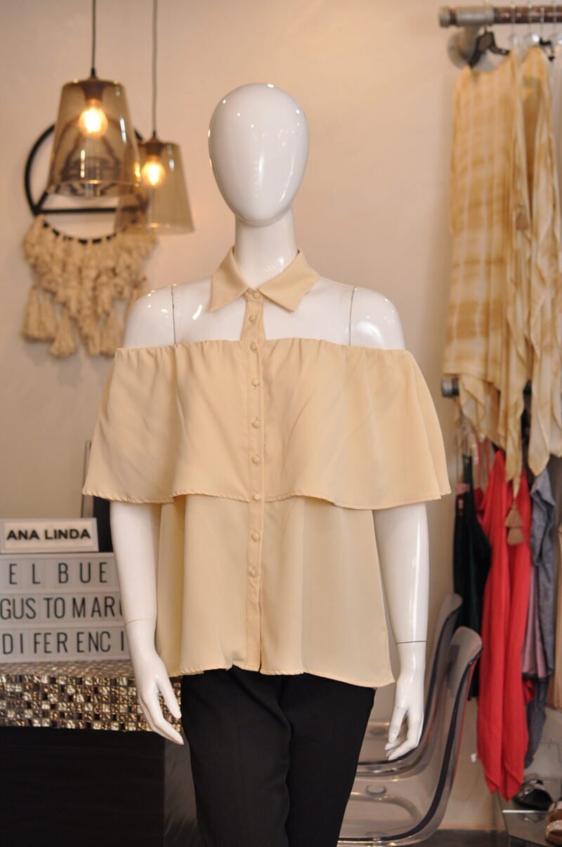 Blusa lisa nude con botones