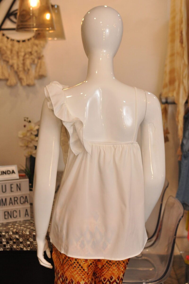 Blusa blanca con detalle en manga - Image 3