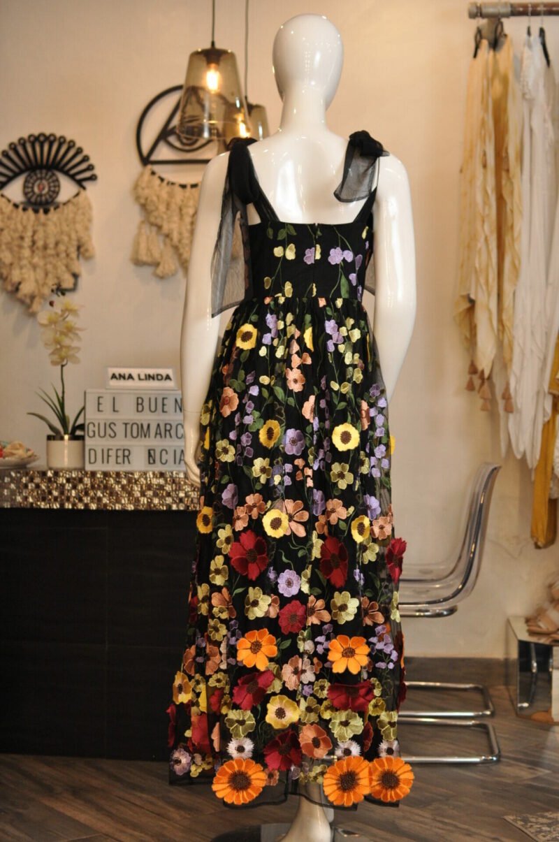 Vestido largo negro con flores - Image 4