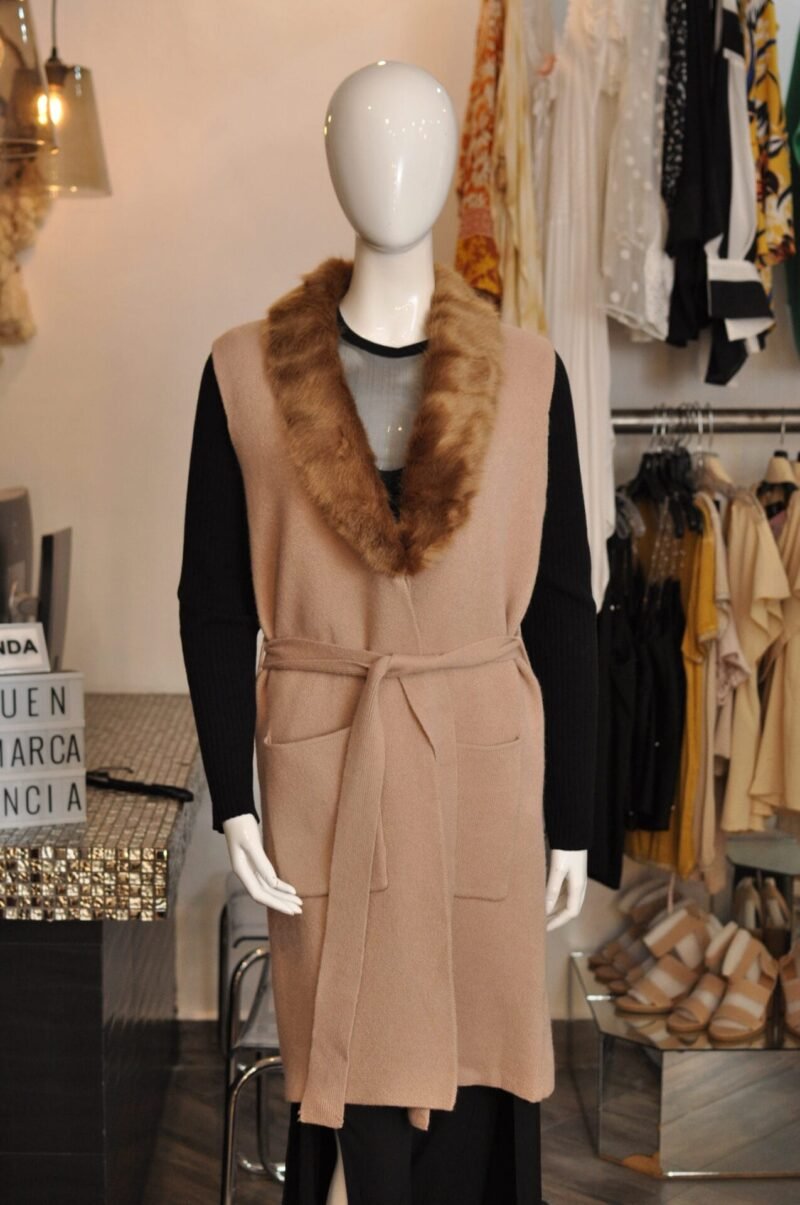 Chaleco largo con faux fur en cuello