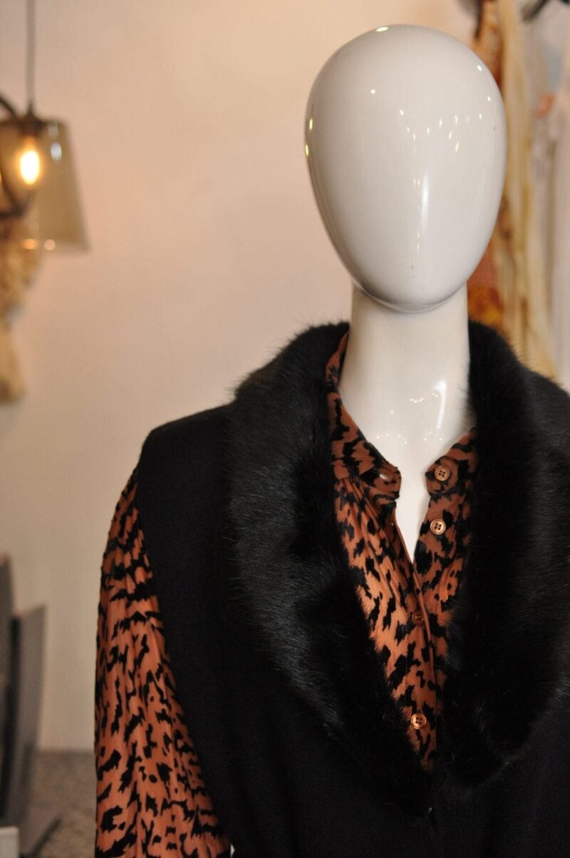 Chaleco largo con faux fur en cuello - Image 2