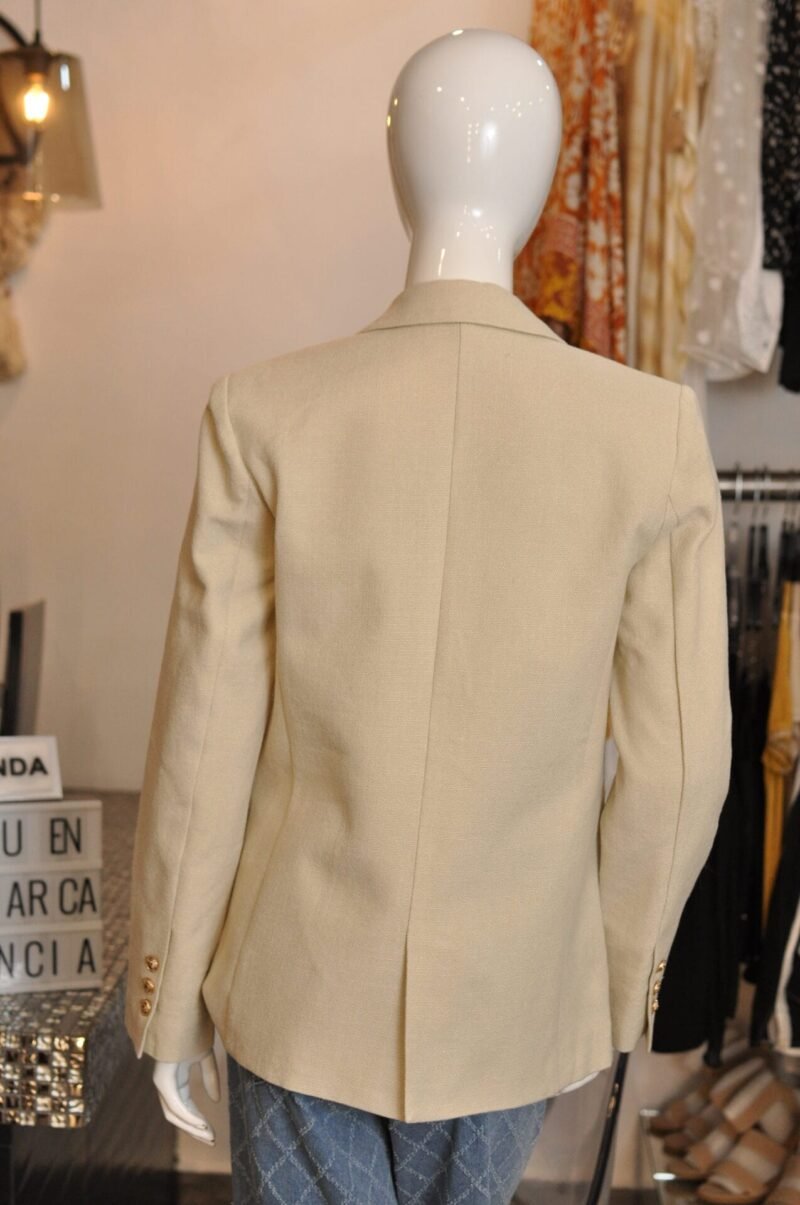 Saco botones dorados beige tipo lino - Image 4