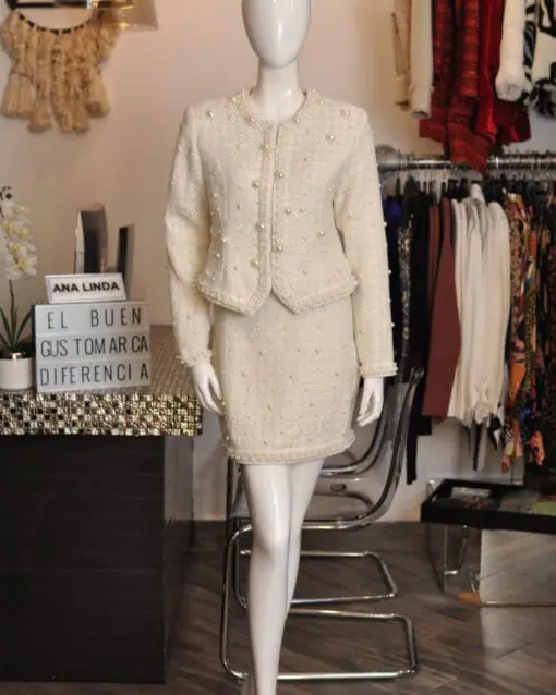 Set beige con perlas