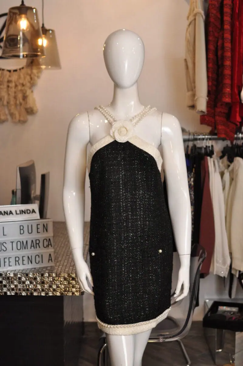 Set con flor negro con beige - Image 2