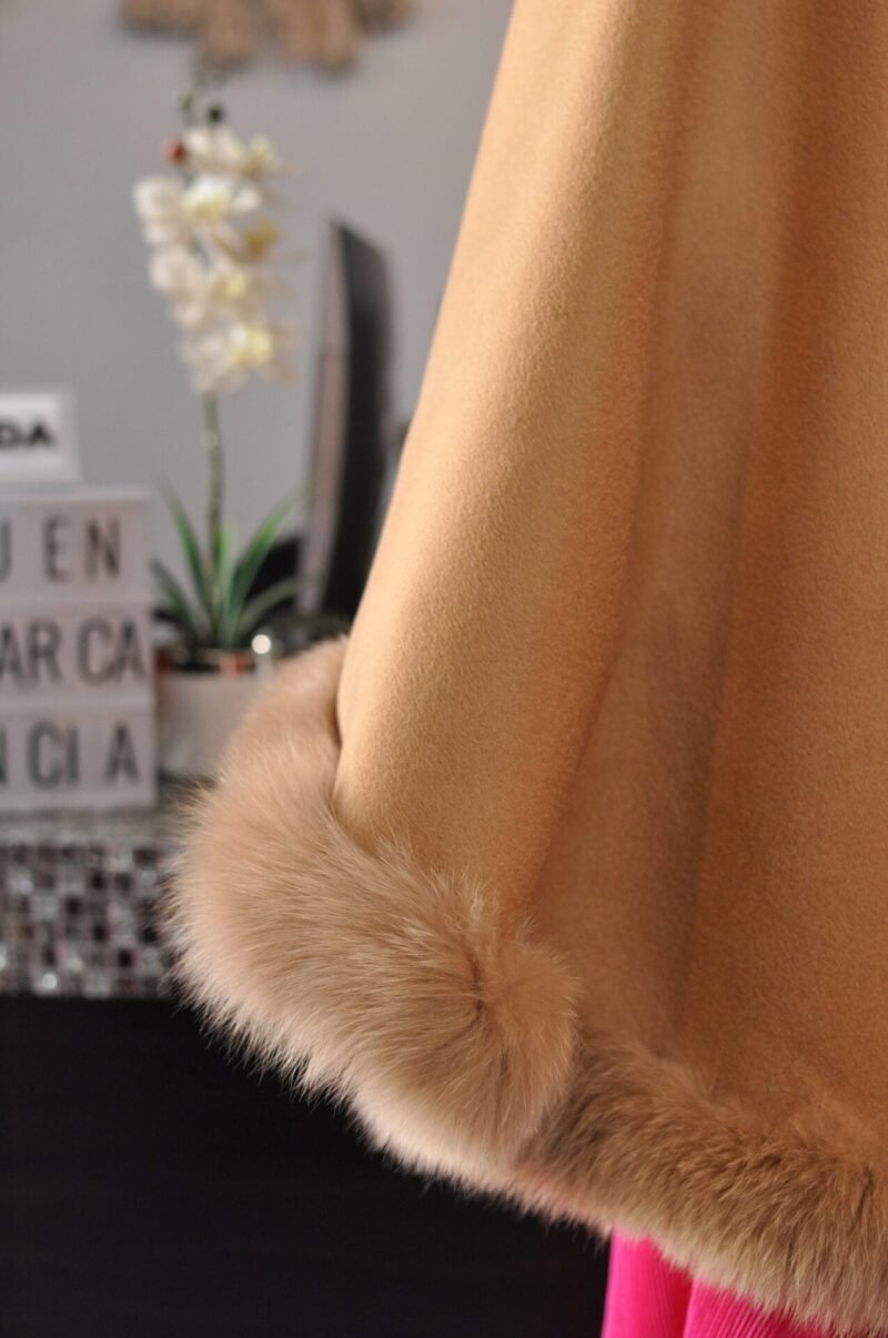 Capa cafe de cashmere y zorro - Image 3