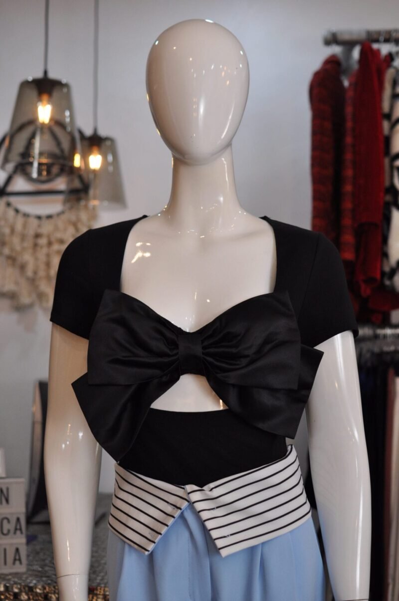Bodysuit con moño negro