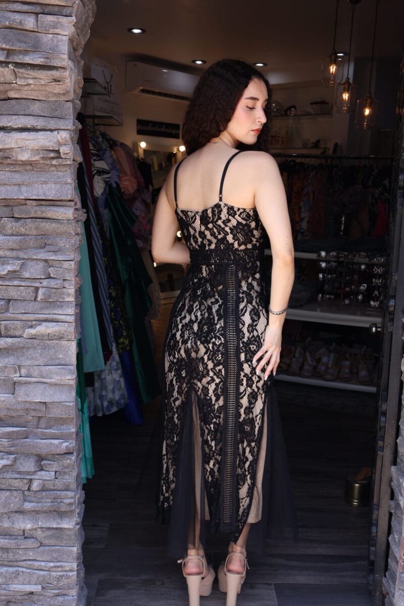 Vestido media pierna encaje negro - Image 7