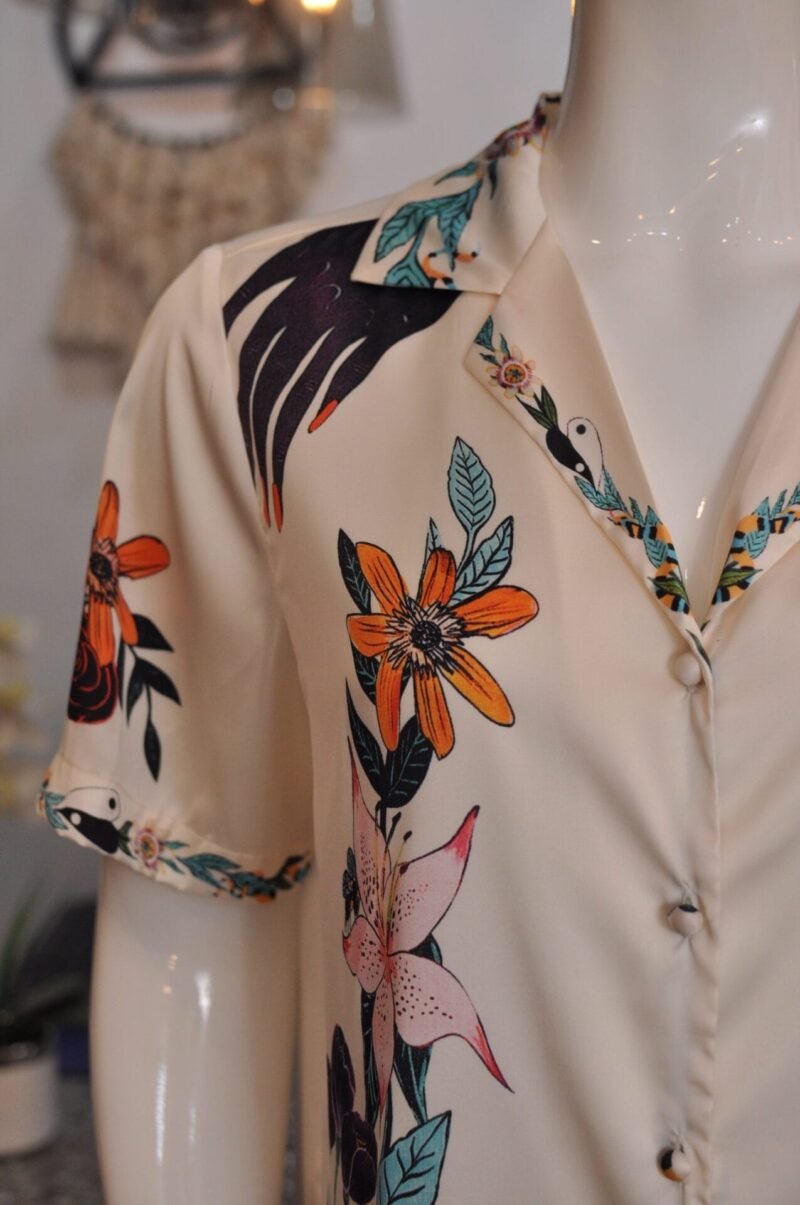 Set estampado beige camisa y pantalon - Image 2