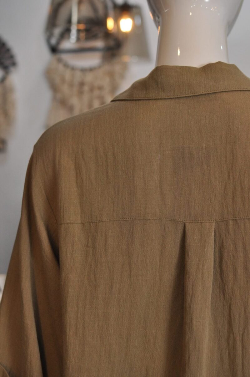 Blusa tipo lino suelta cafe - Image 4