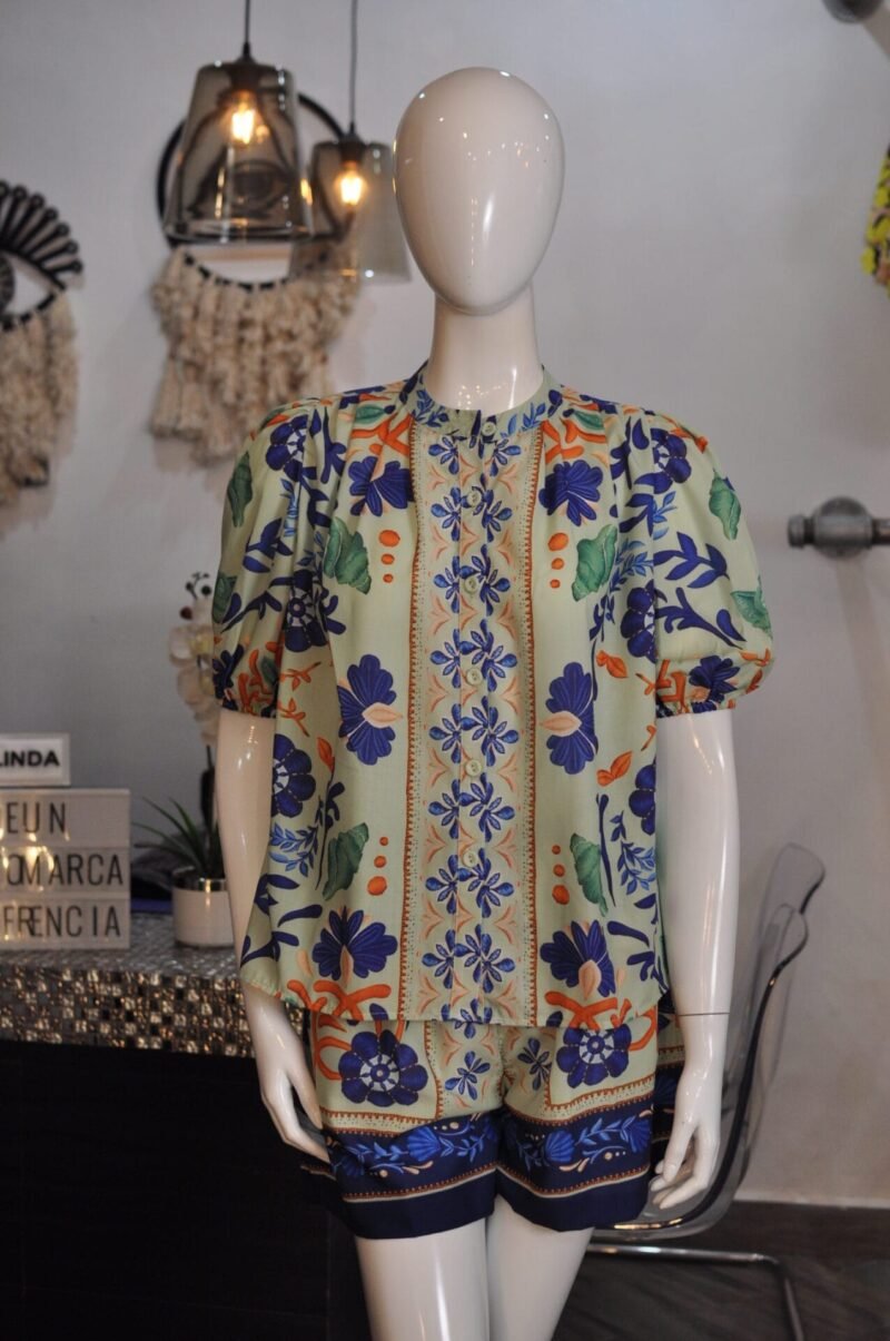 Set estampado de short y blusa multicolor - Image 4