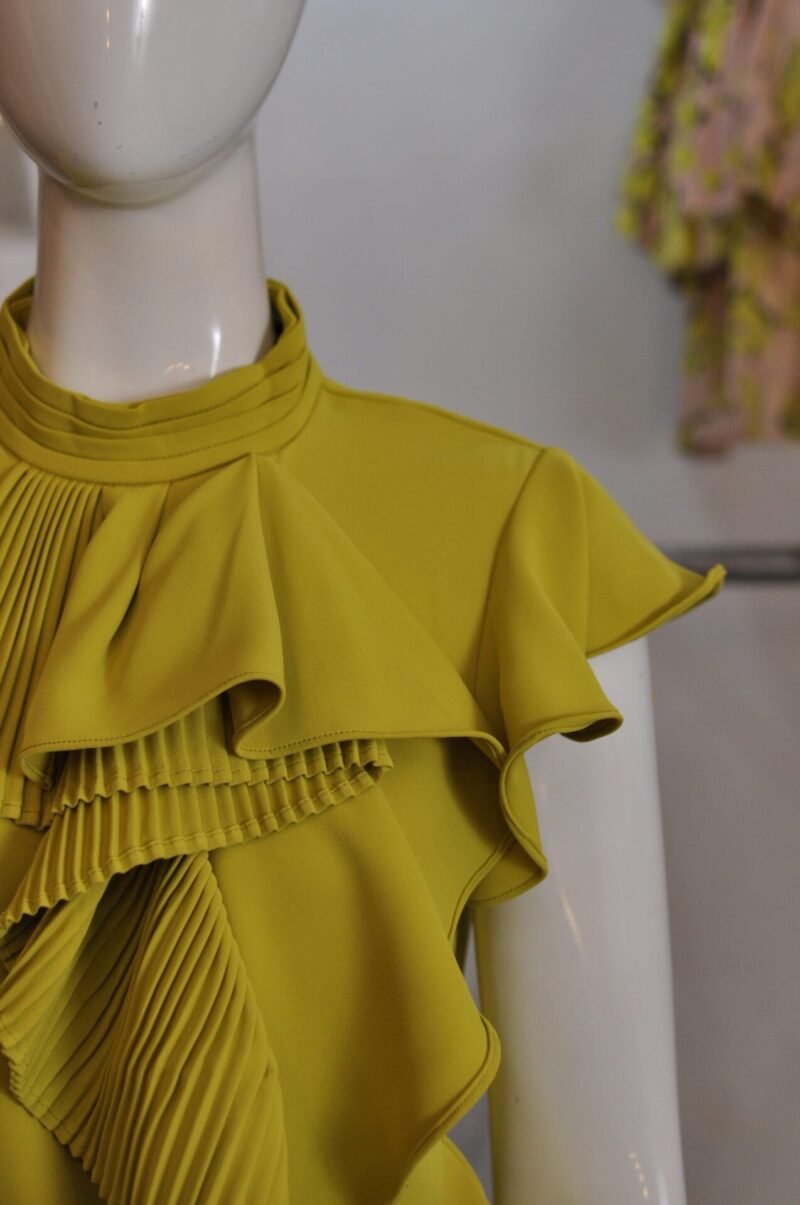 Blusa amarilla con detalle - Image 2