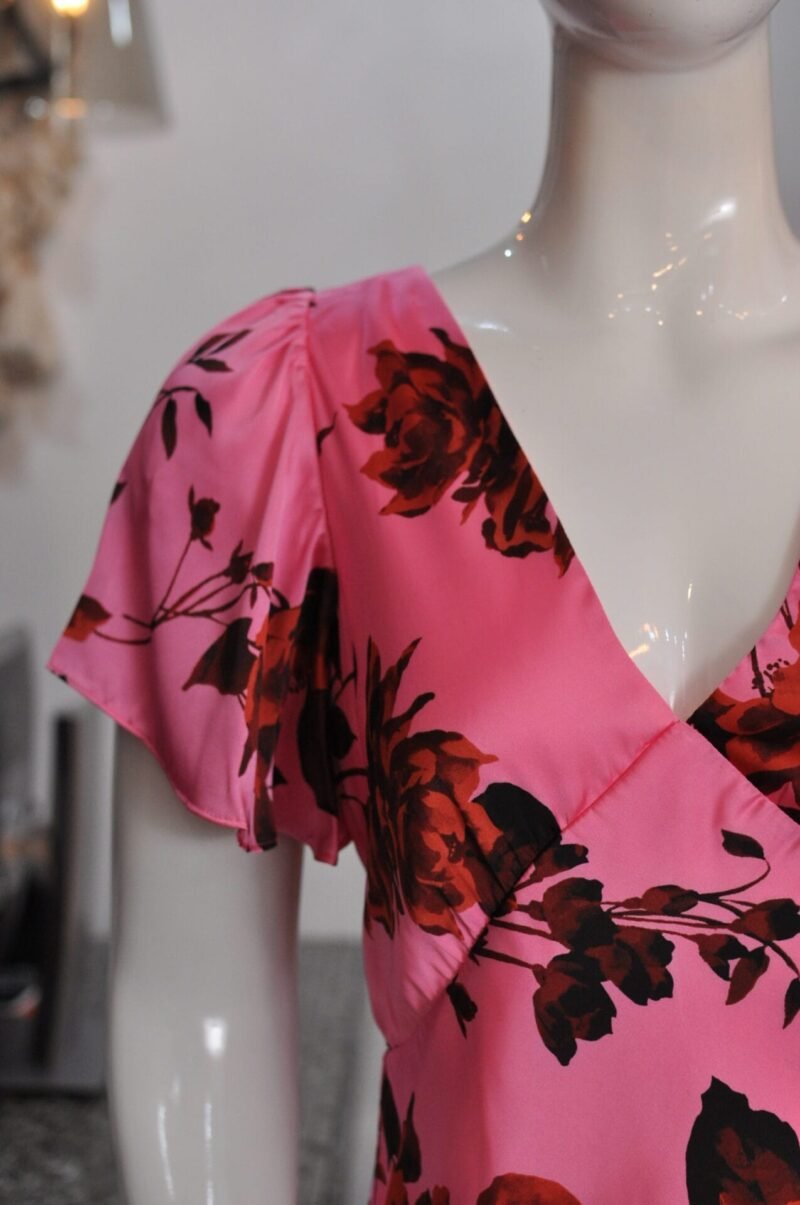 Vestido rosa con estampado - Image 3