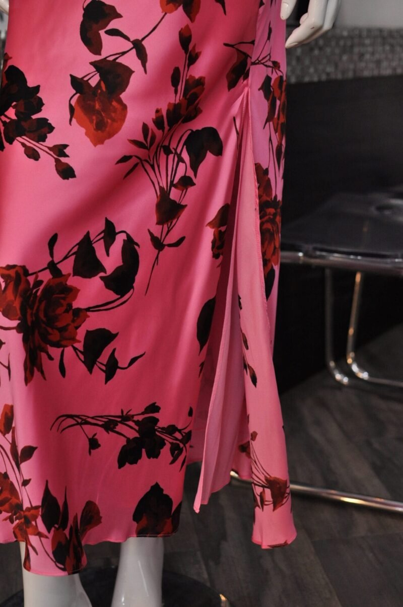 Vestido rosa con estampado - Image 4