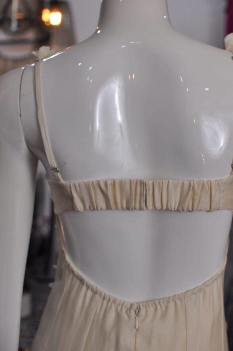 Vestido beige con flores - Image 3