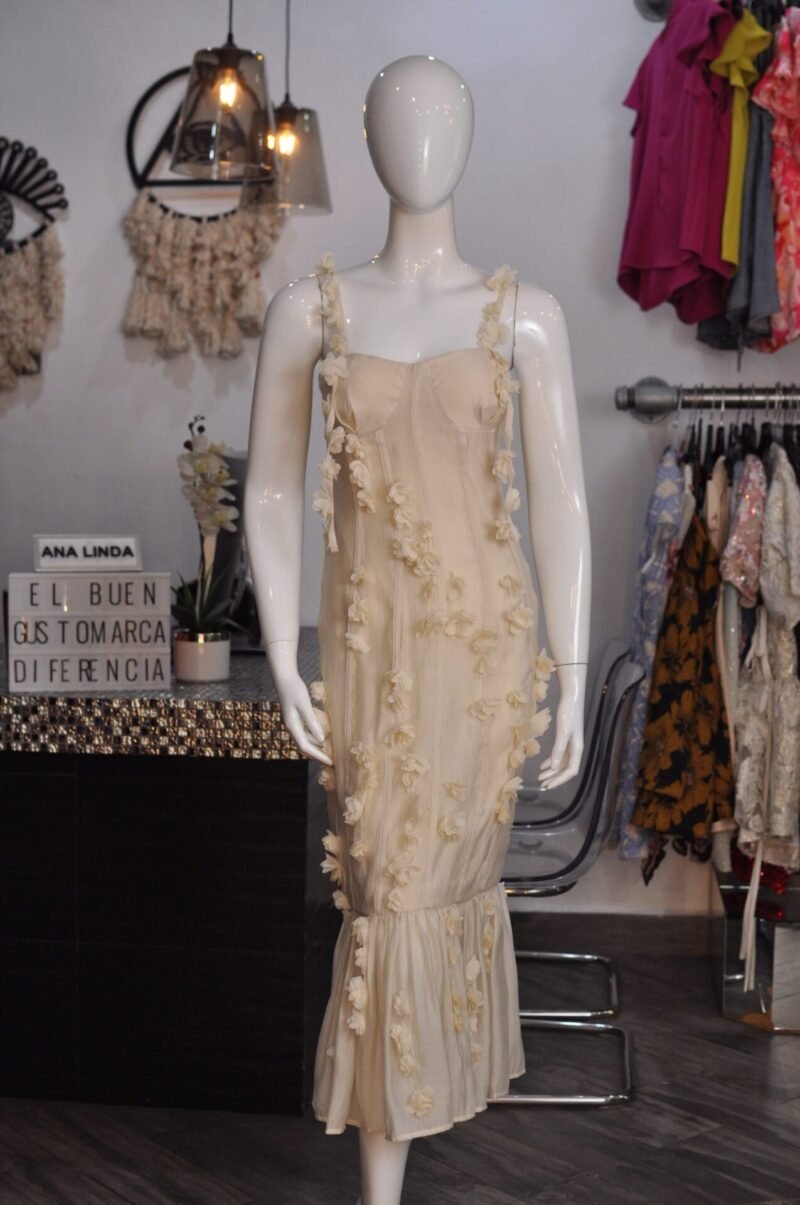 Vestido beige con flores