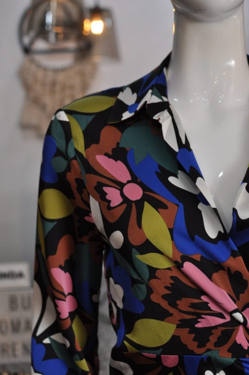 Vestido midi envolvente estampado - Image 2