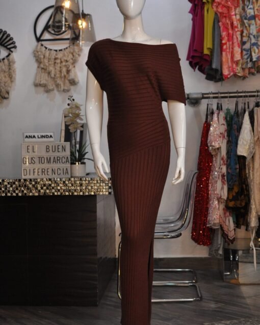 Vestido ajustado midi cafe
