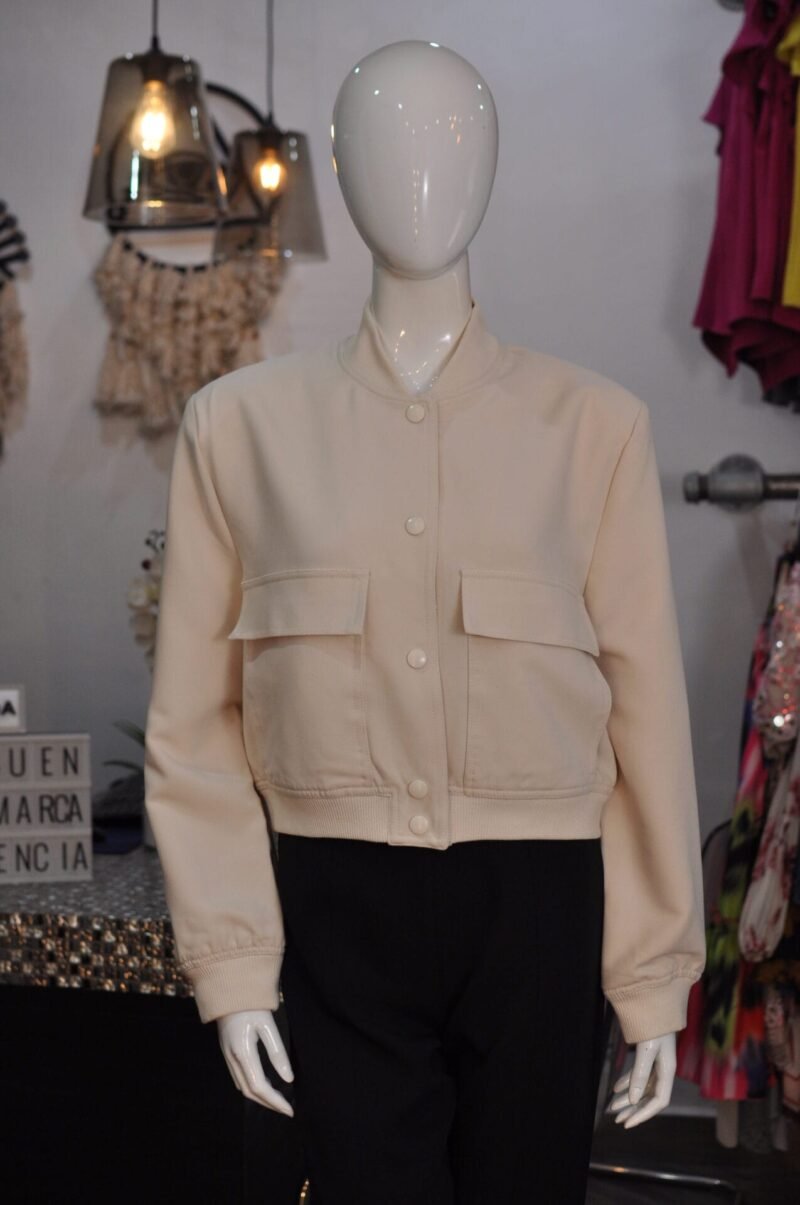Chamarra corta beige