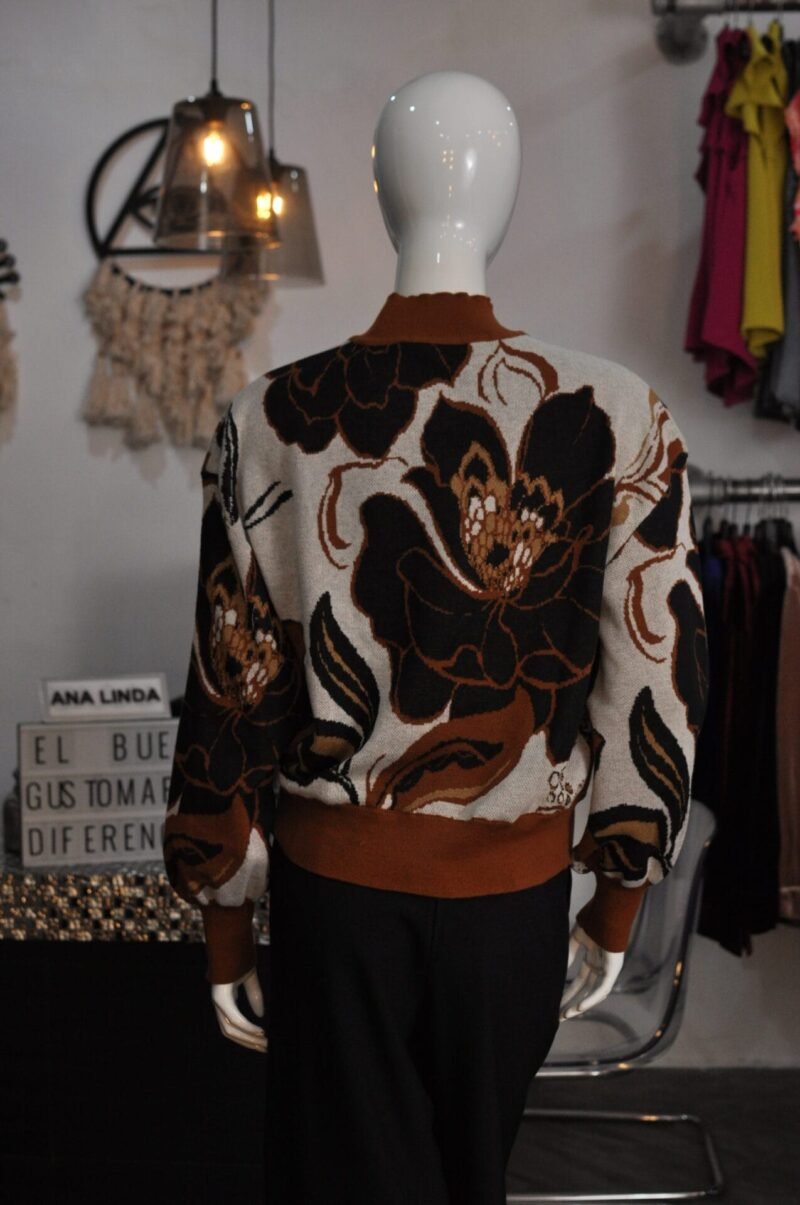 Suéter estampado cafe con negro - Image 3