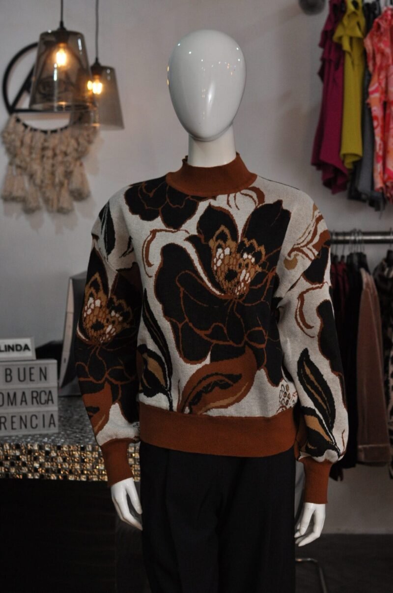 Suéter estampado cafe con negro