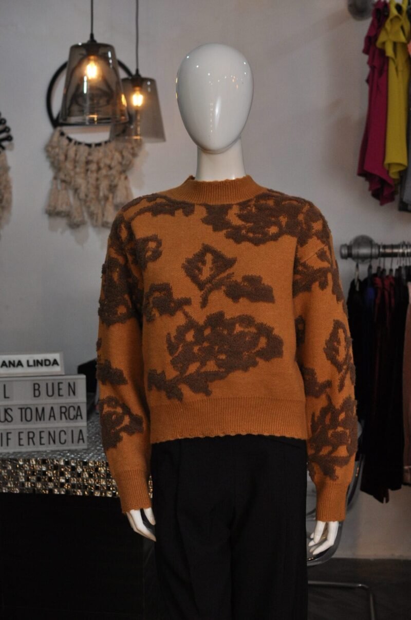 Sueter cafe con estampado