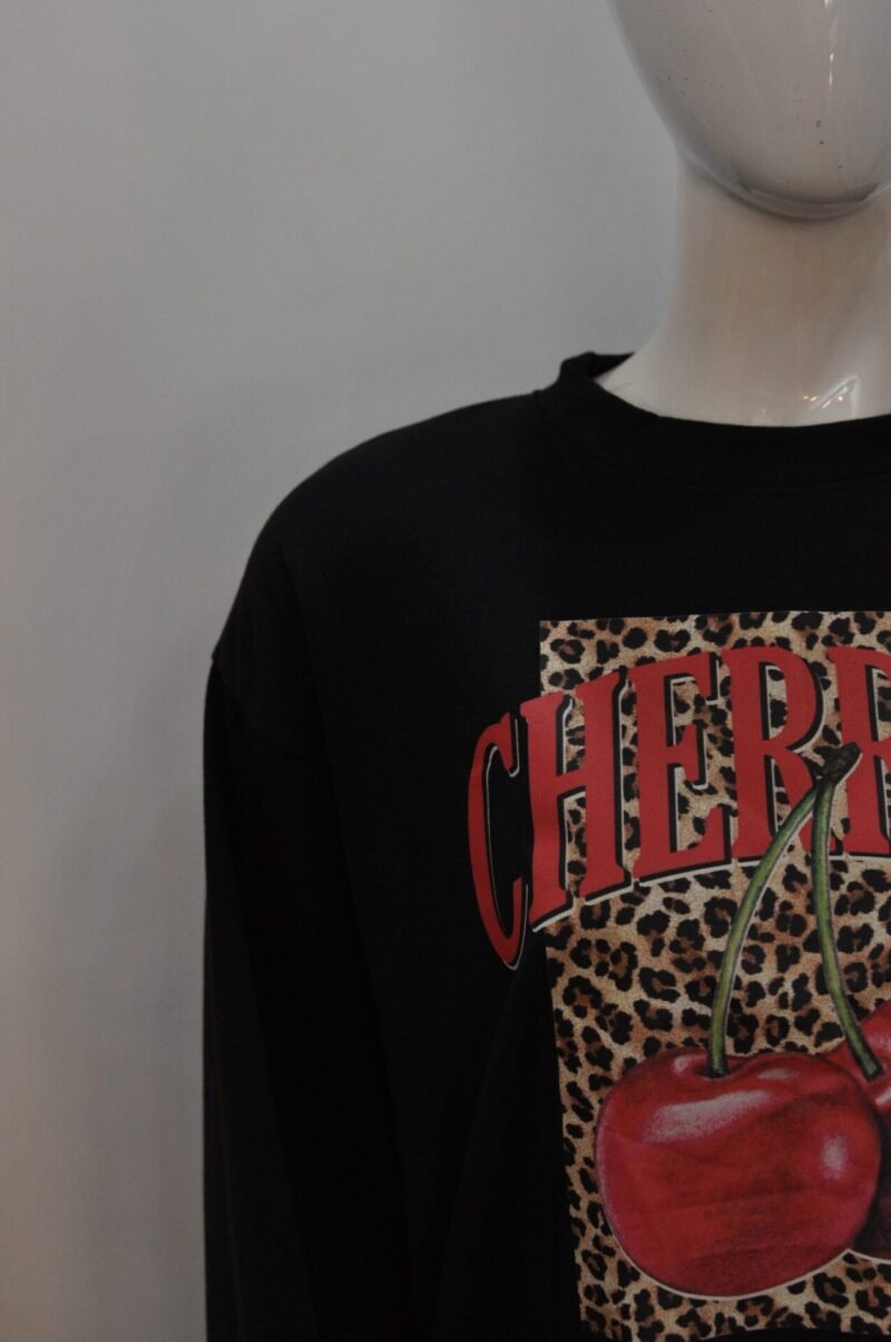 Sudadera Cherry negra - Image 4