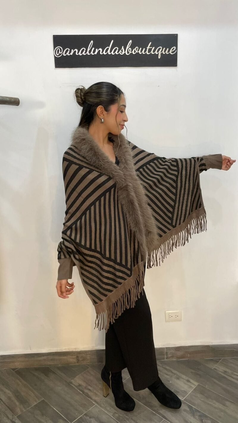 Capa estampada con faux fur - Image 2