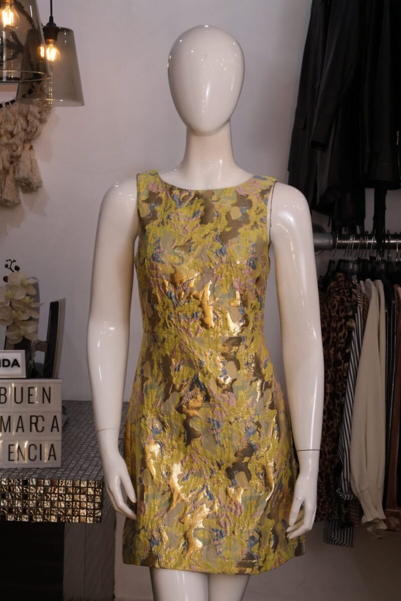 Vestido corto brocado amarillo con dorado - Image 3