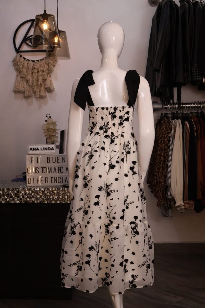 Vestido media pierna blanco estampado flores negro - Image 4