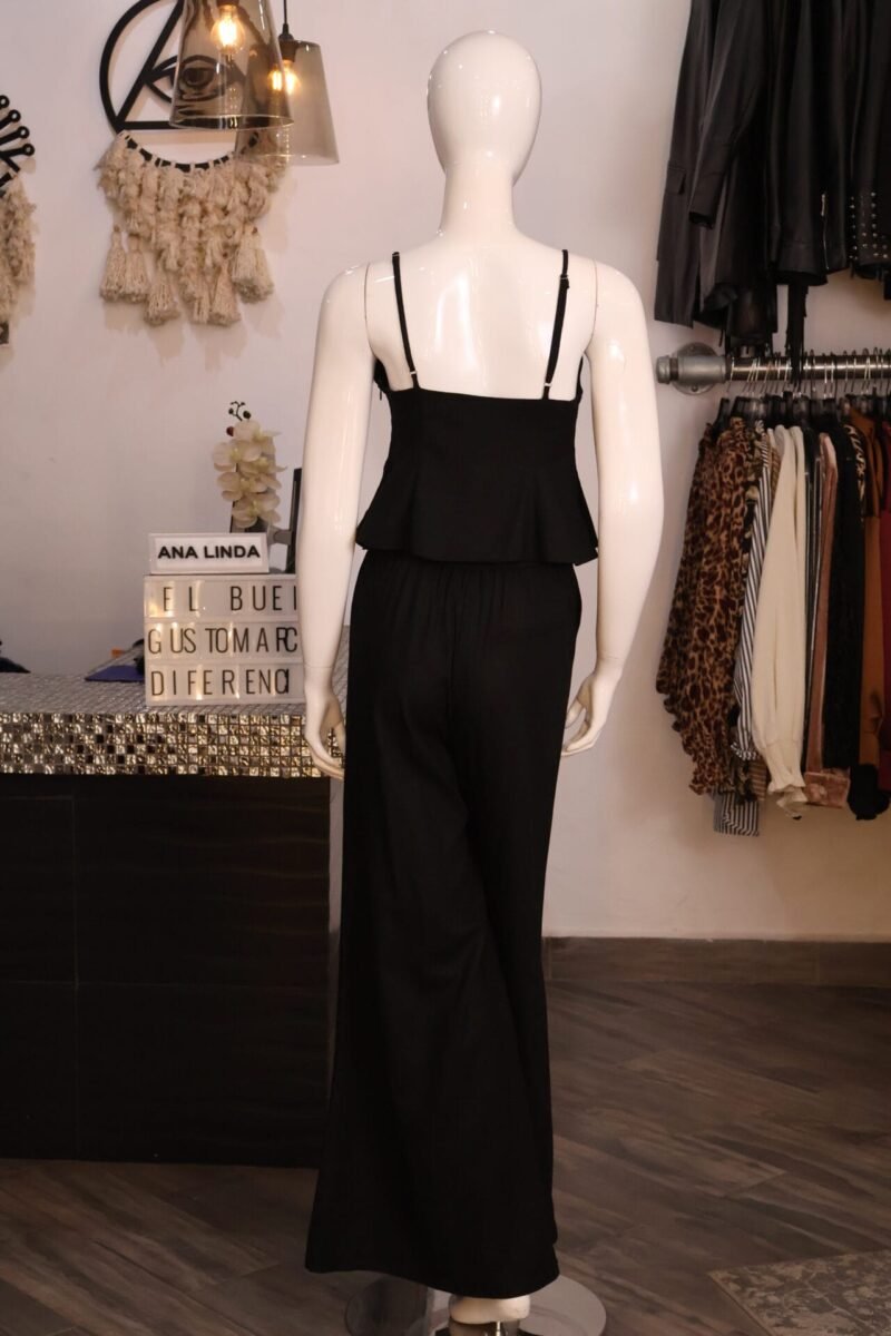 Set liso tipo lino de blusa y pantalón negro - Image 4