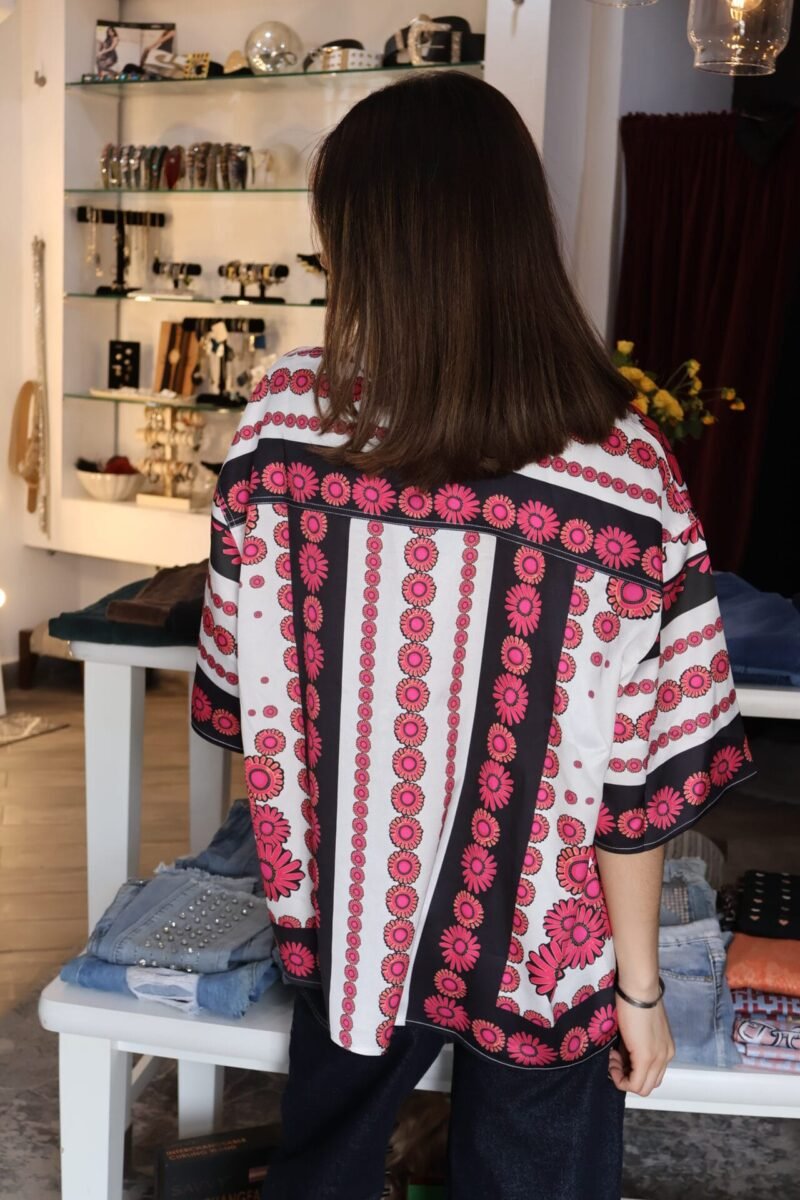 Blusa estampada rosa - Image 3