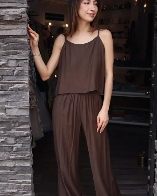 Set liso de blusa y pantalón verde militar
