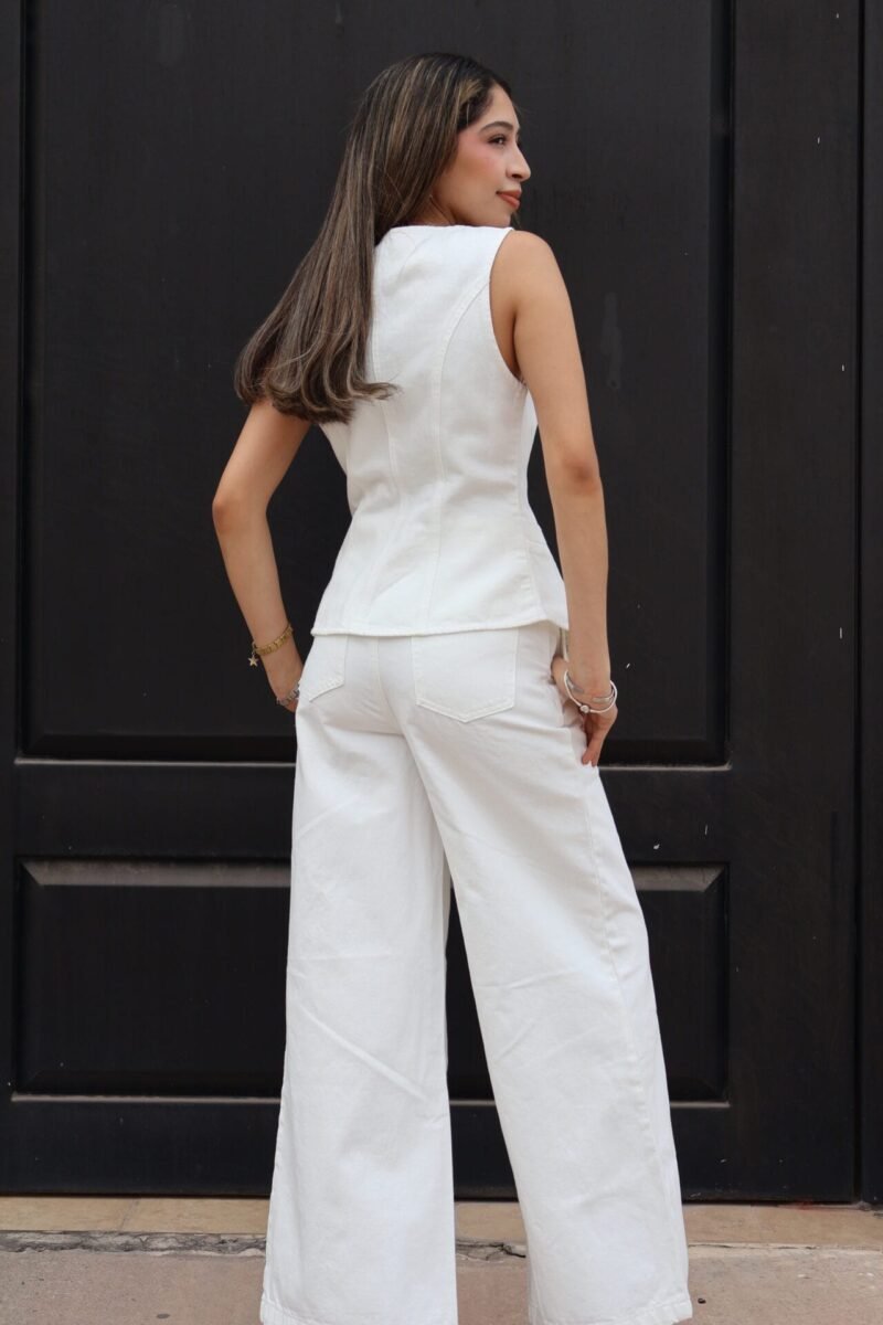 Chaleco denim blanco con botones plata - Image 2