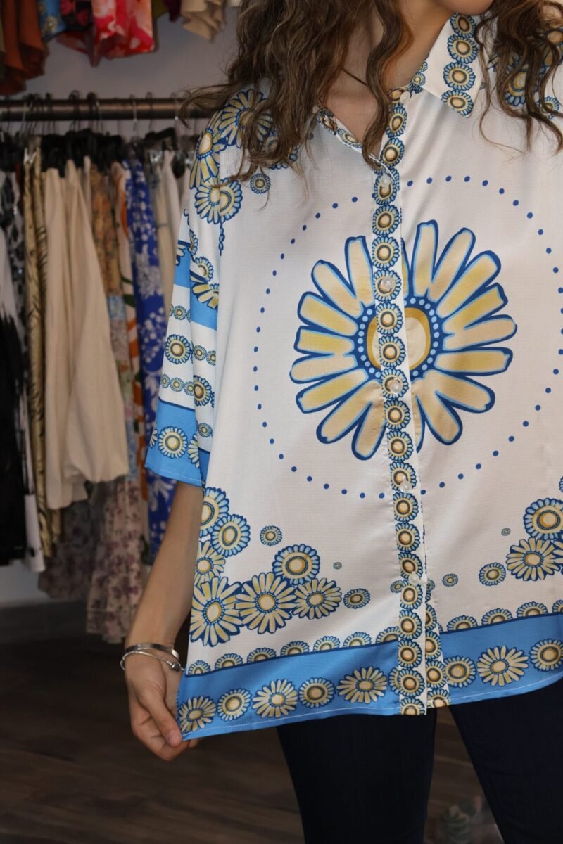 Blusa estampada azul - Image 2
