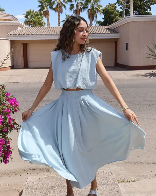 Set de blusa y falda liso azul cielo