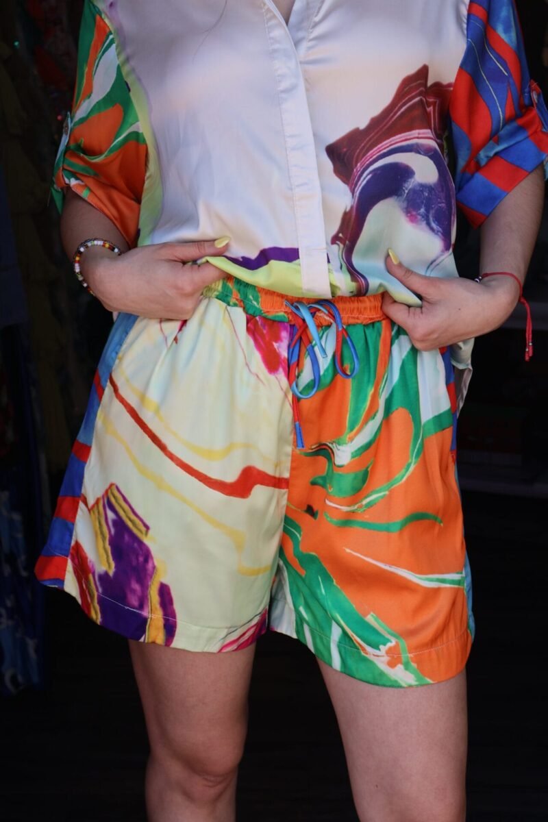 Set estampado de short y blusa multicolor - Image 3