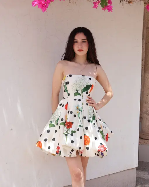 Vestido strapless polka dots
