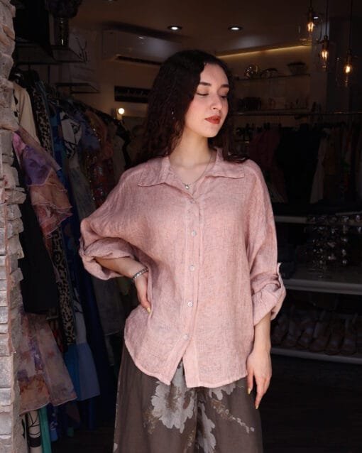 Blusa lisa coral suelta de botones