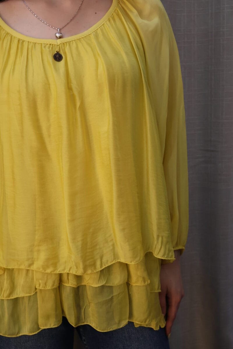 Blusa amarilla Italiana suelta de seda - Image 4