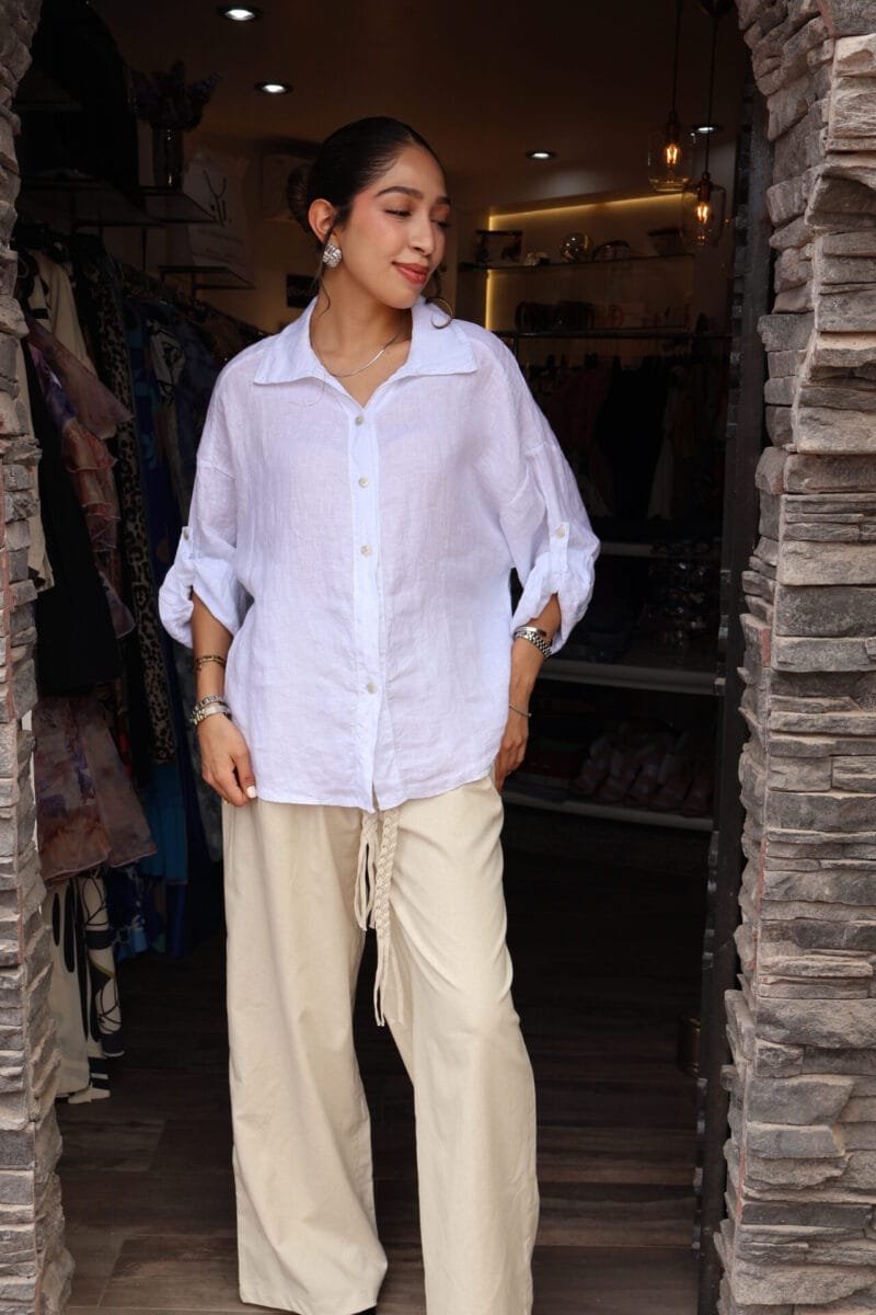 Blusa lisa blanca suelta de botones - Image 2