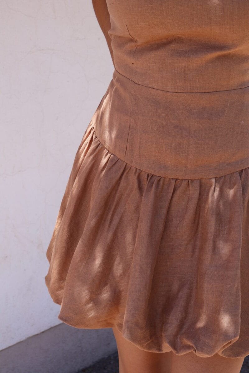 Vestido de globo corto cafe - Image 3