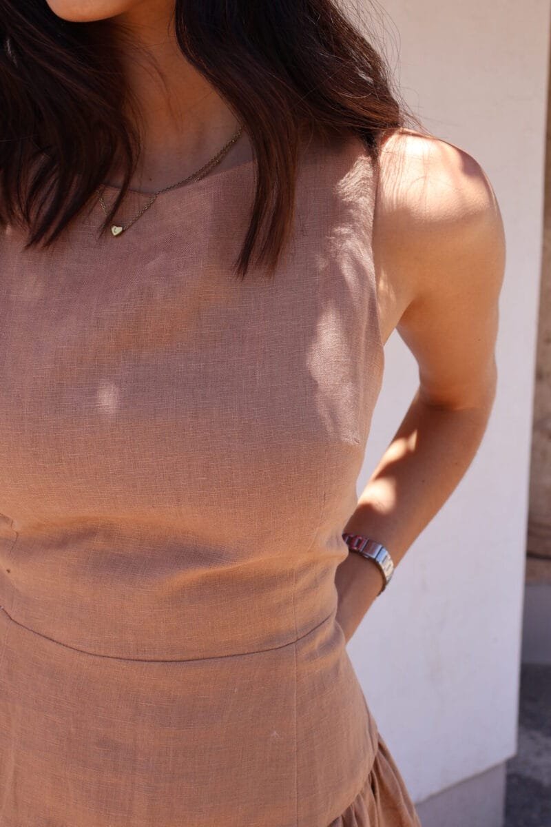 Vestido de globo corto cafe - Image 4