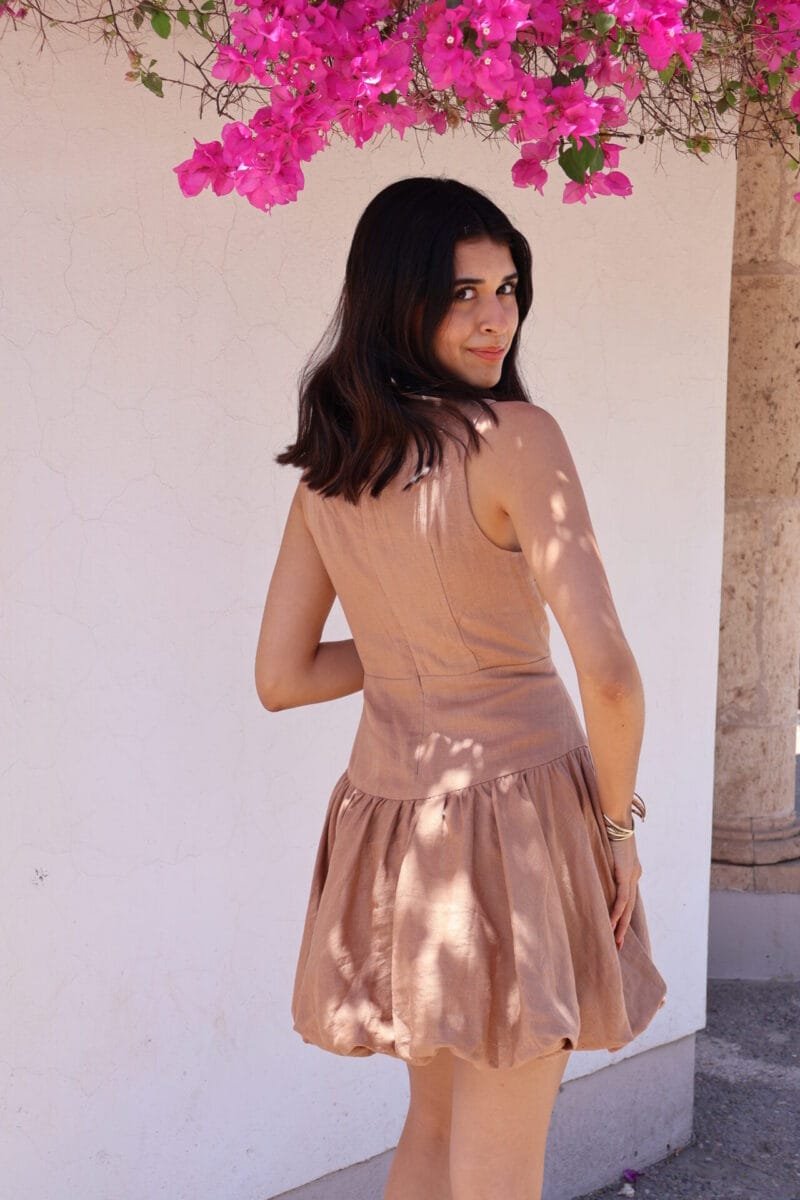 Vestido de globo corto cafe - Image 5