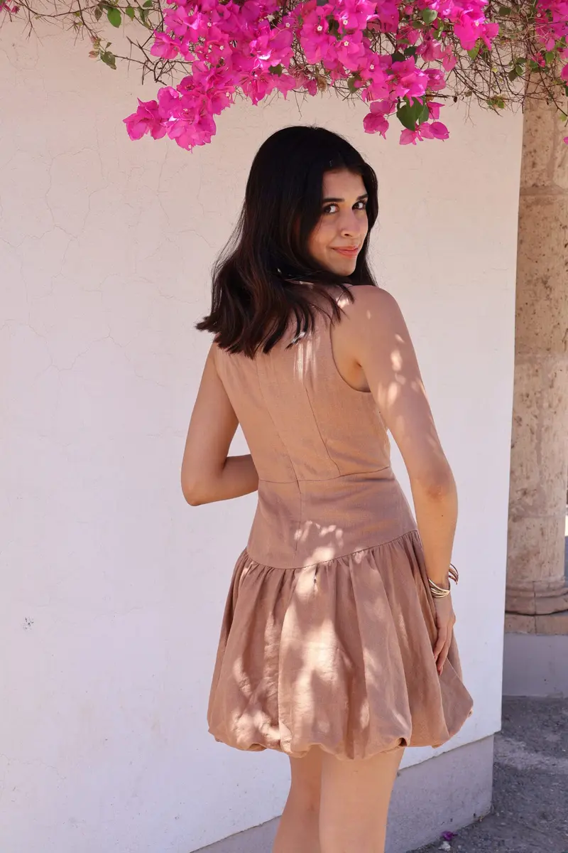 Vestido de globo corto cafe - Image 5